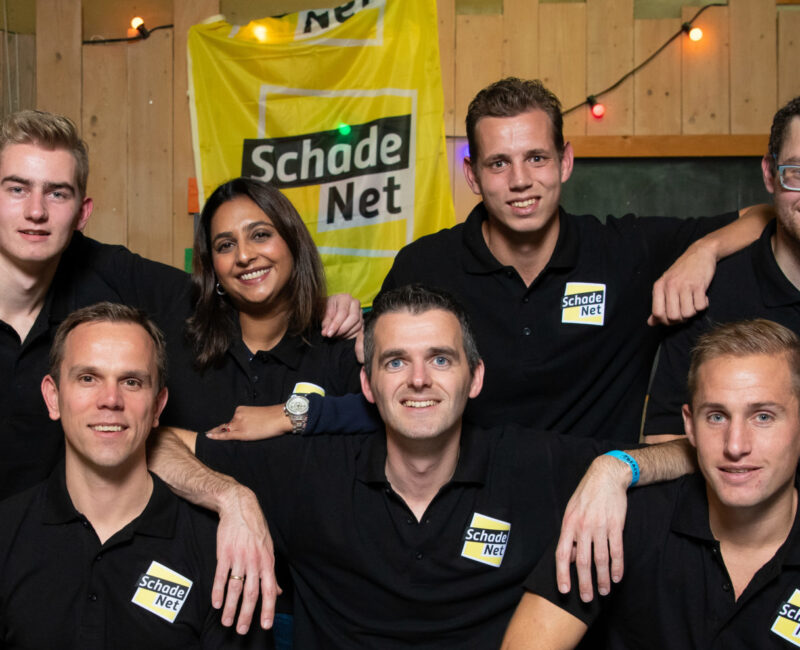 Team Schadenet bij Laudame Financials Beachvolleybaltoernooi